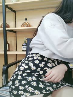 精品酒店偷拍清纯美女被男友不停狂操下面干的受不了了就插嘴太激烈了!